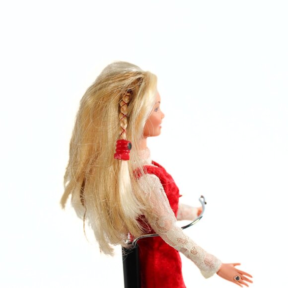 Vintage 1997 Sabrina the Teenage Witch Doll Sabrina Surprise 11" Collectors Doll - Picture 4 of 15